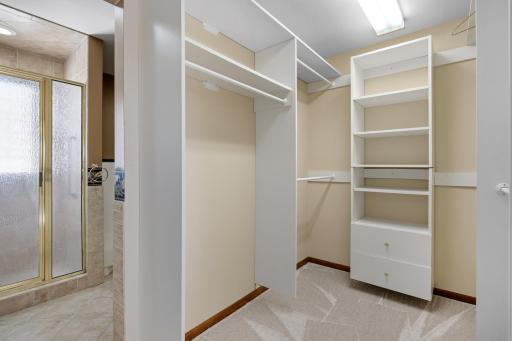 6929 Glenwood Avenue, Golden Valley, MN 55427
