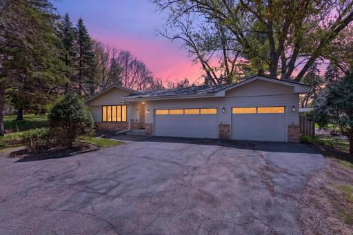 6929 Glenwood Avenue, Golden Valley, MN 55427