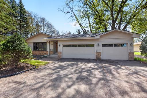 6929 Glenwood Avenue, Golden Valley, MN 55427