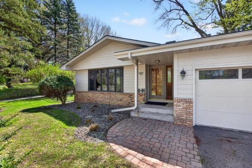 6929 Glenwood Avenue, Golden Valley, MN 55427