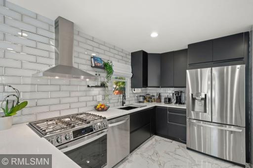 1715 Hillview Road, Saint Paul, MN 55126