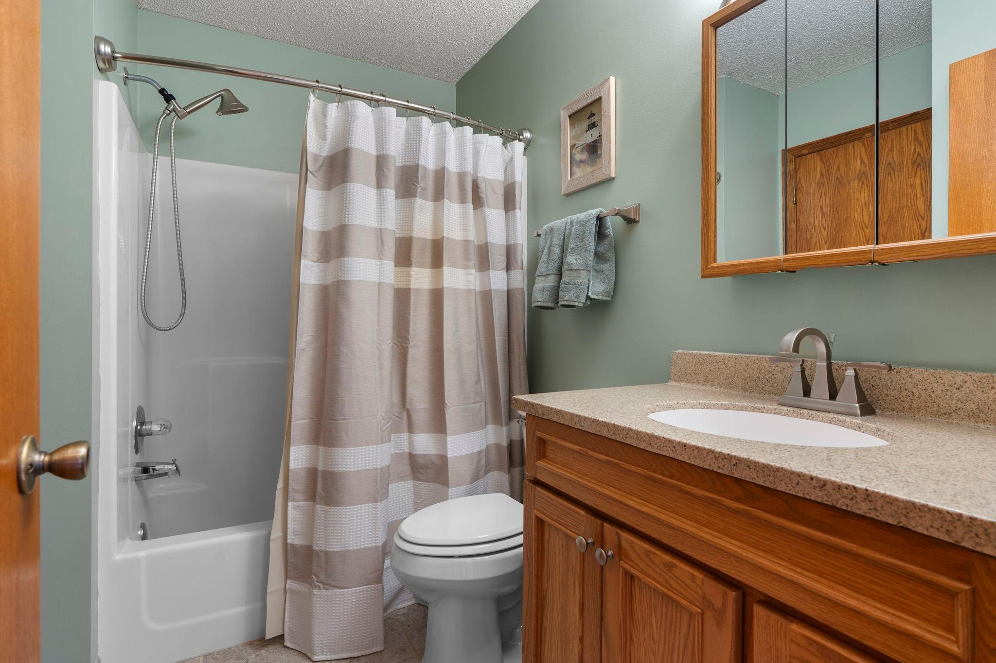 41-web-or-mls-6243 145th St N-327.jpg