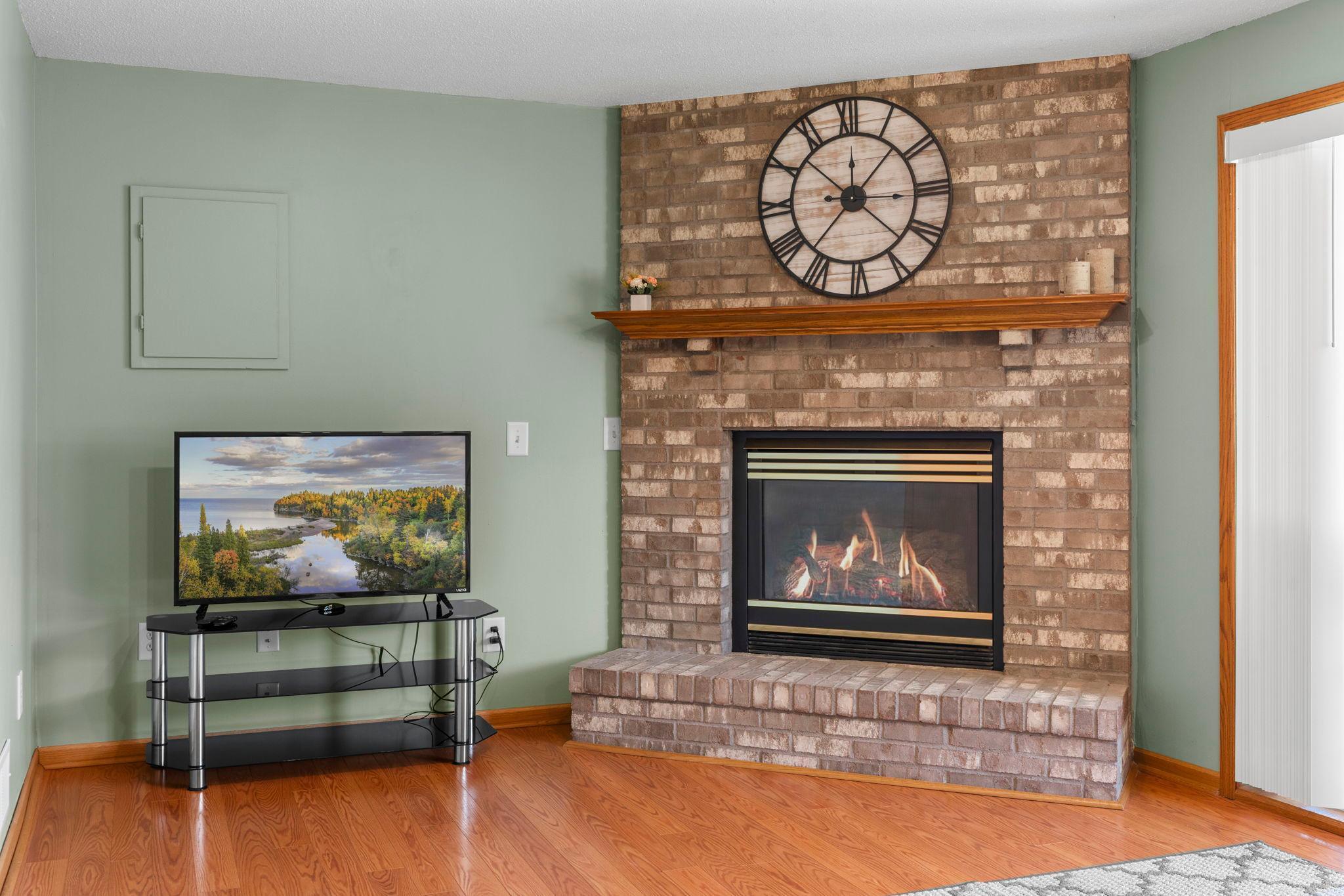 46-web-or-mls-6243 145th St N-407.jpg