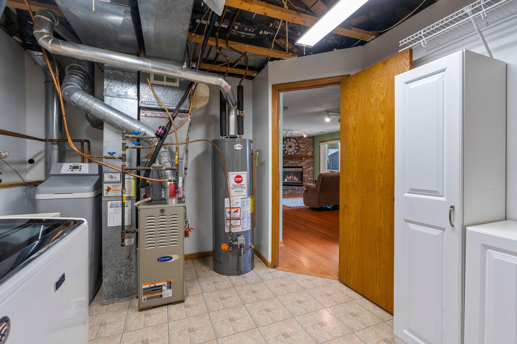 57-web-or-mls-6243 145th St N-402.jpg