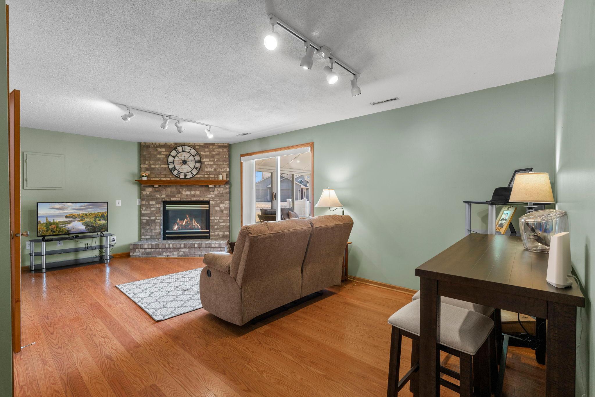 50-web-or-mls-6243 145th St N-377.jpg