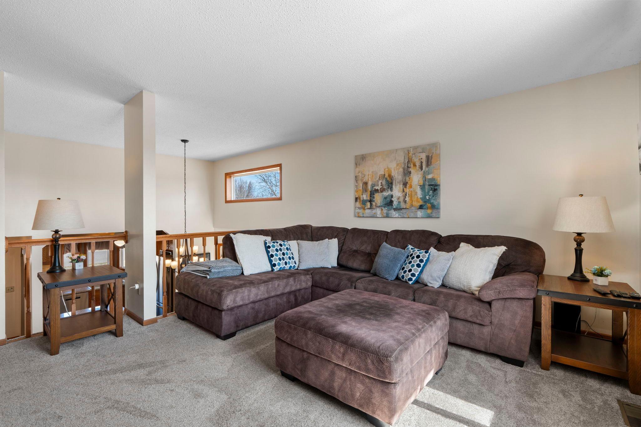 21-web-or-mls-6243 145th St N-282.jpg