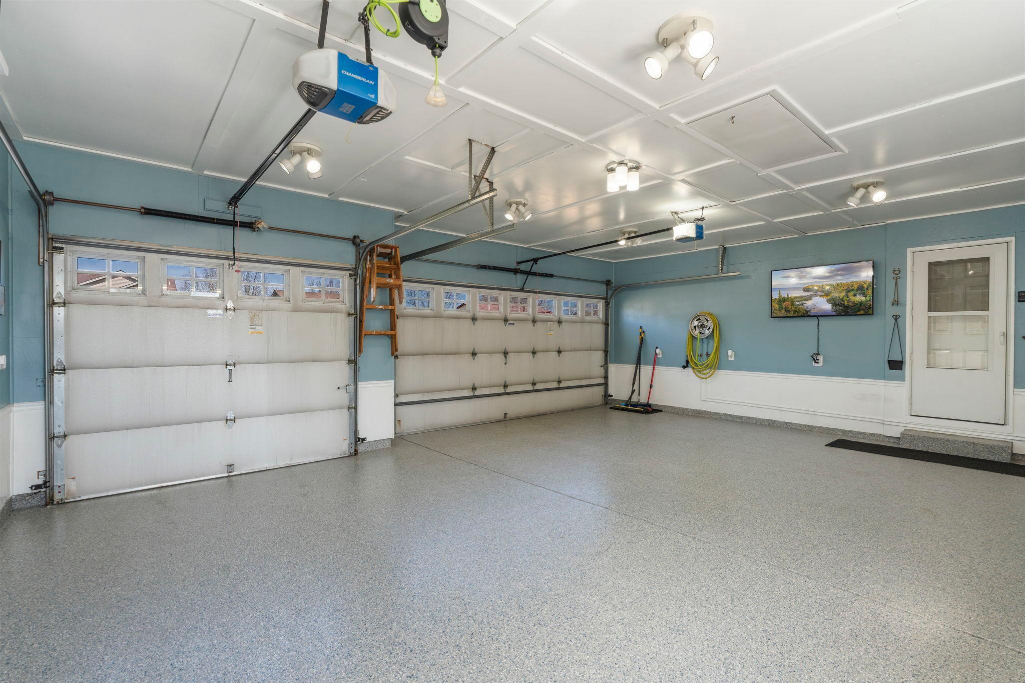 64-web-or-mls-6243 145th St N-212.jpg