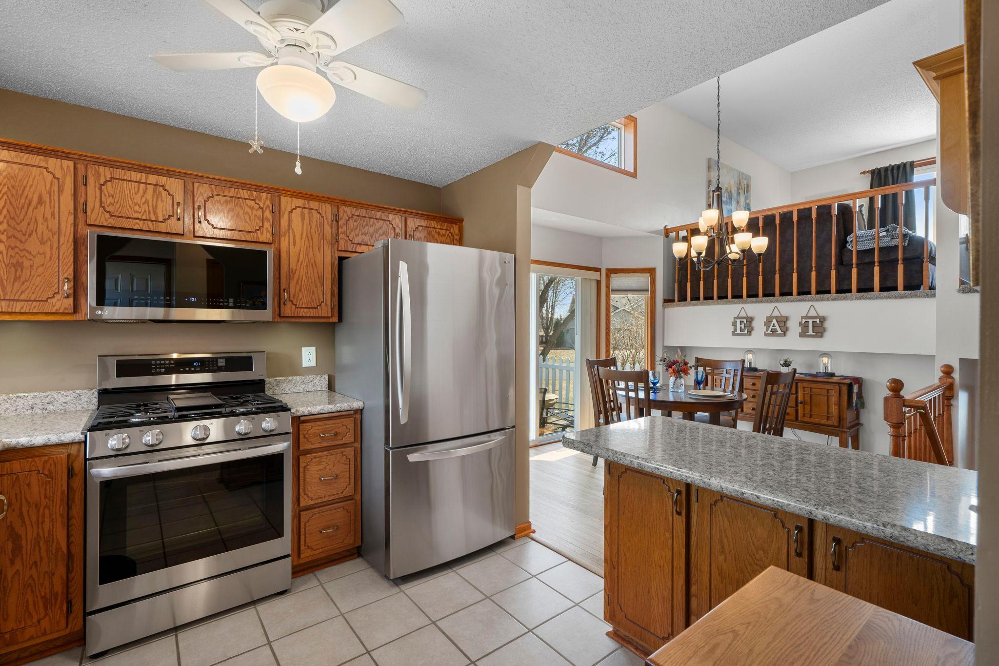 30-web-or-mls-6243 145th St N-232.jpg