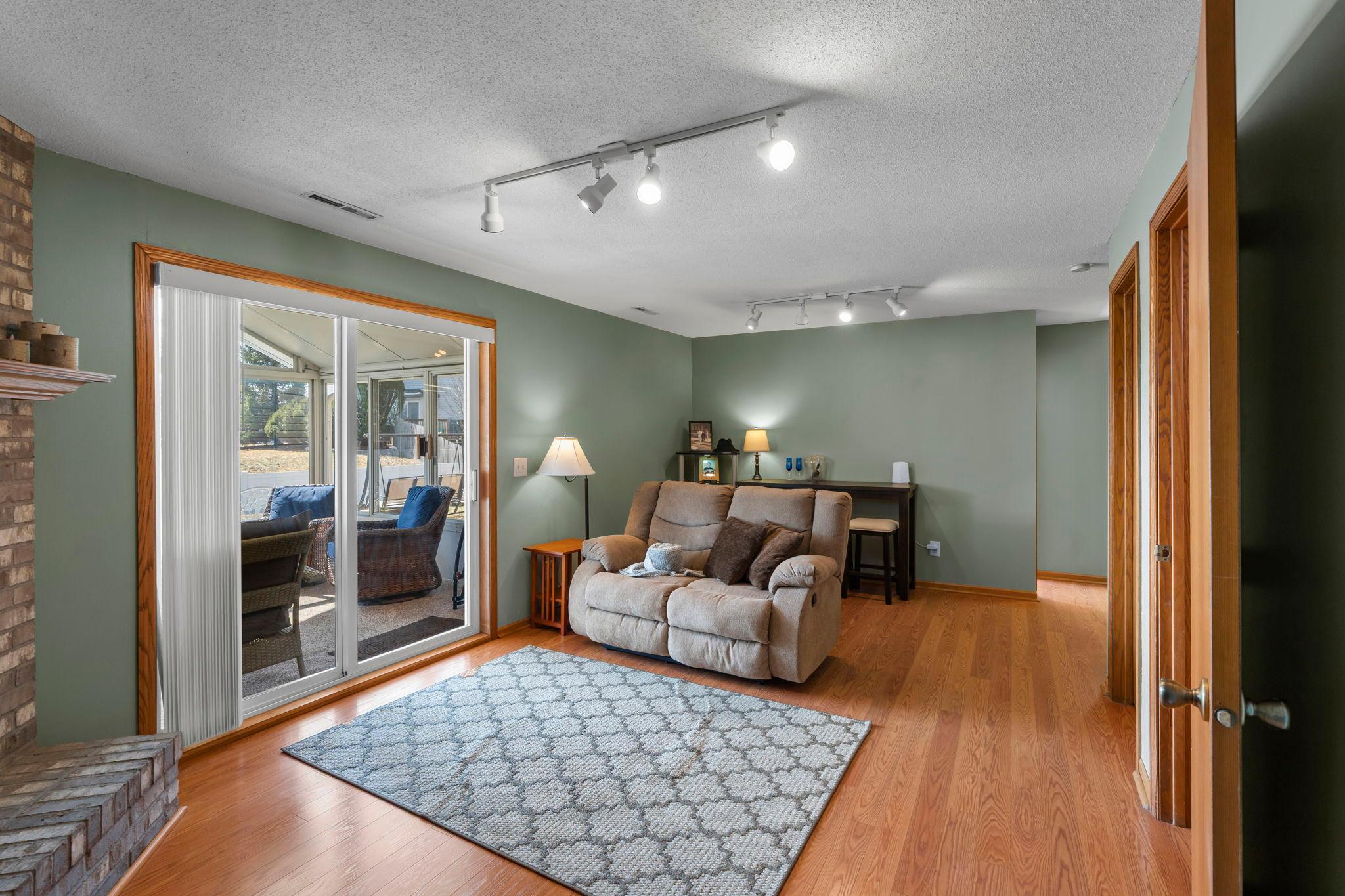 48-web-or-mls-6243 145th St N-357.jpg