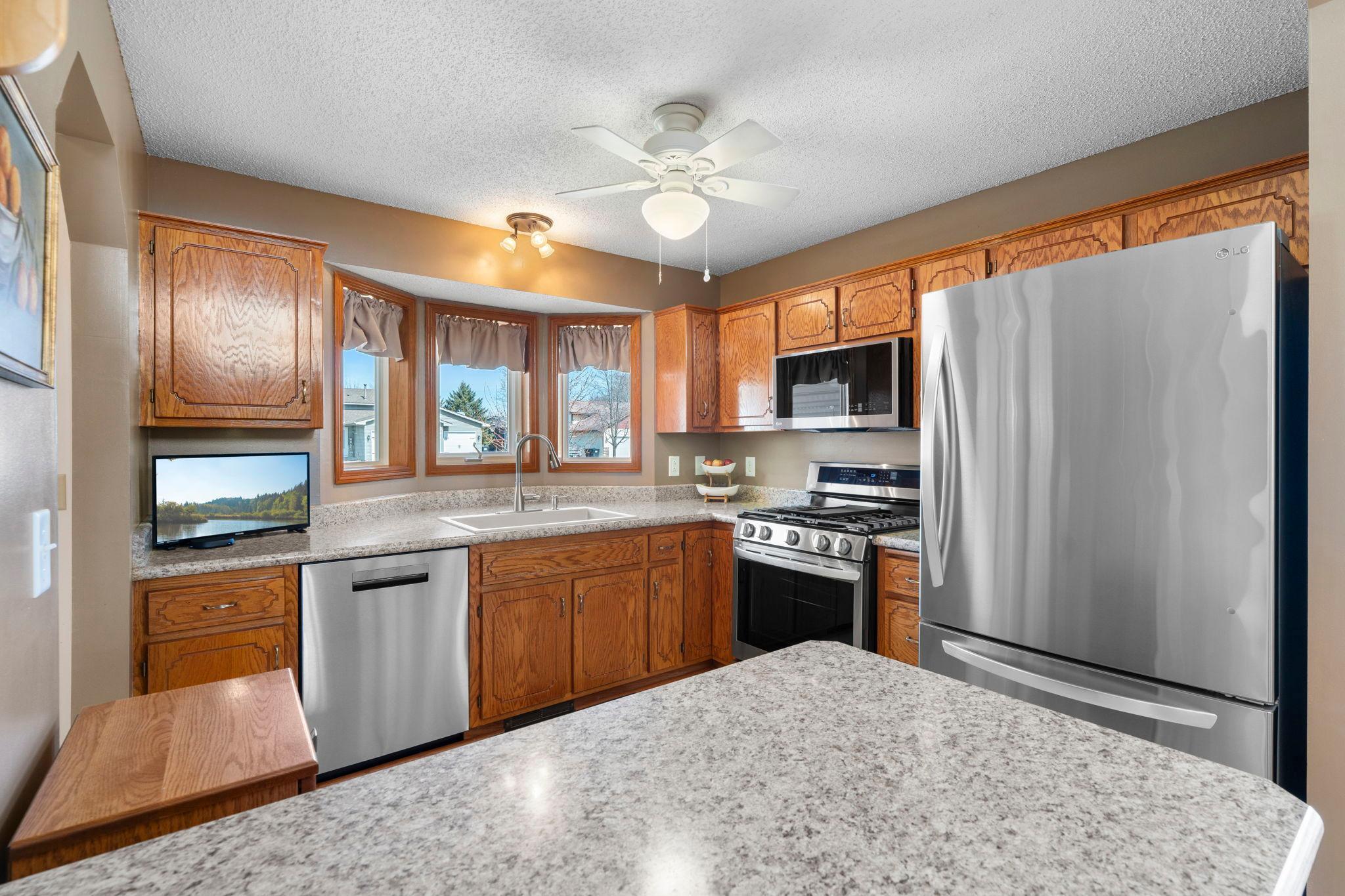 34-web-or-mls-6243 145th St N-252-2.jpg