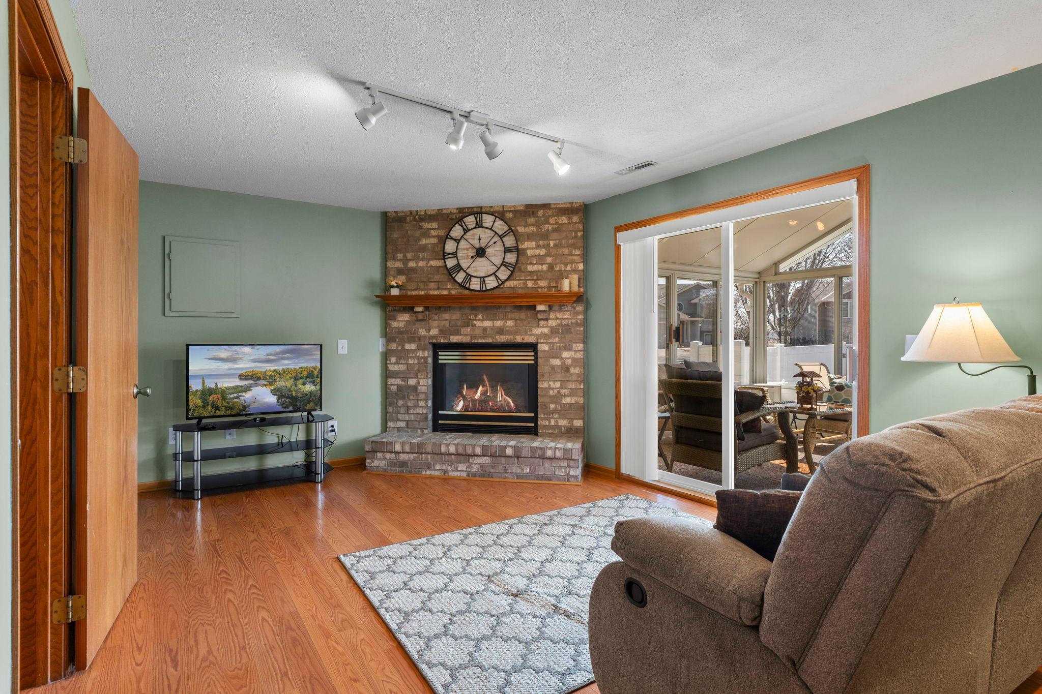 45-web-or-mls-6243 145th St N-347.jpg