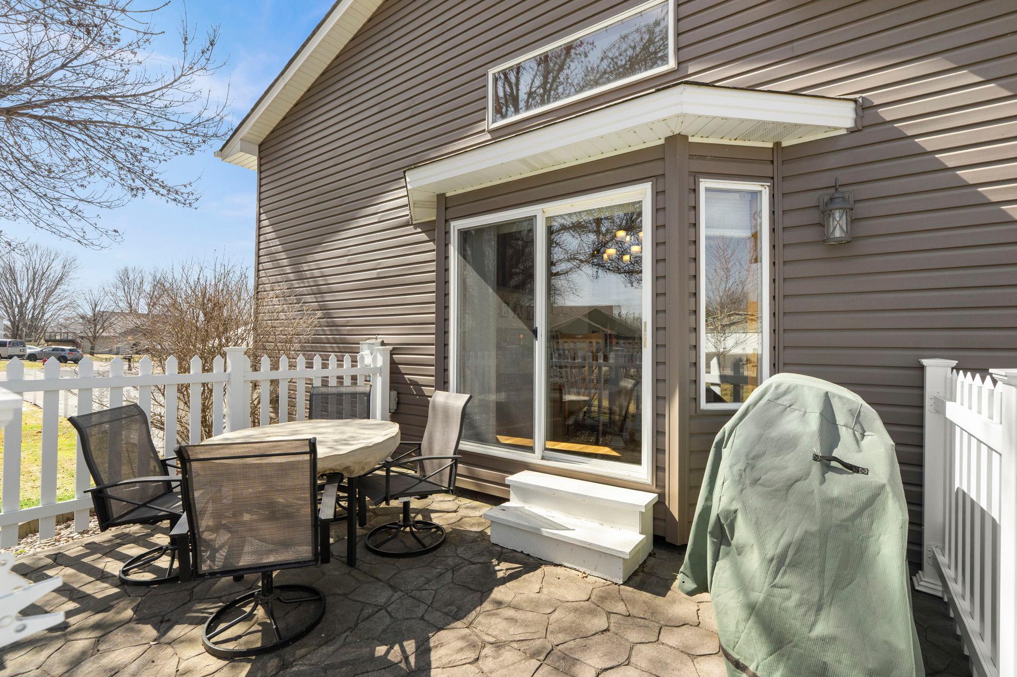 65-web-or-mls-6243 145th St N-110.jpg