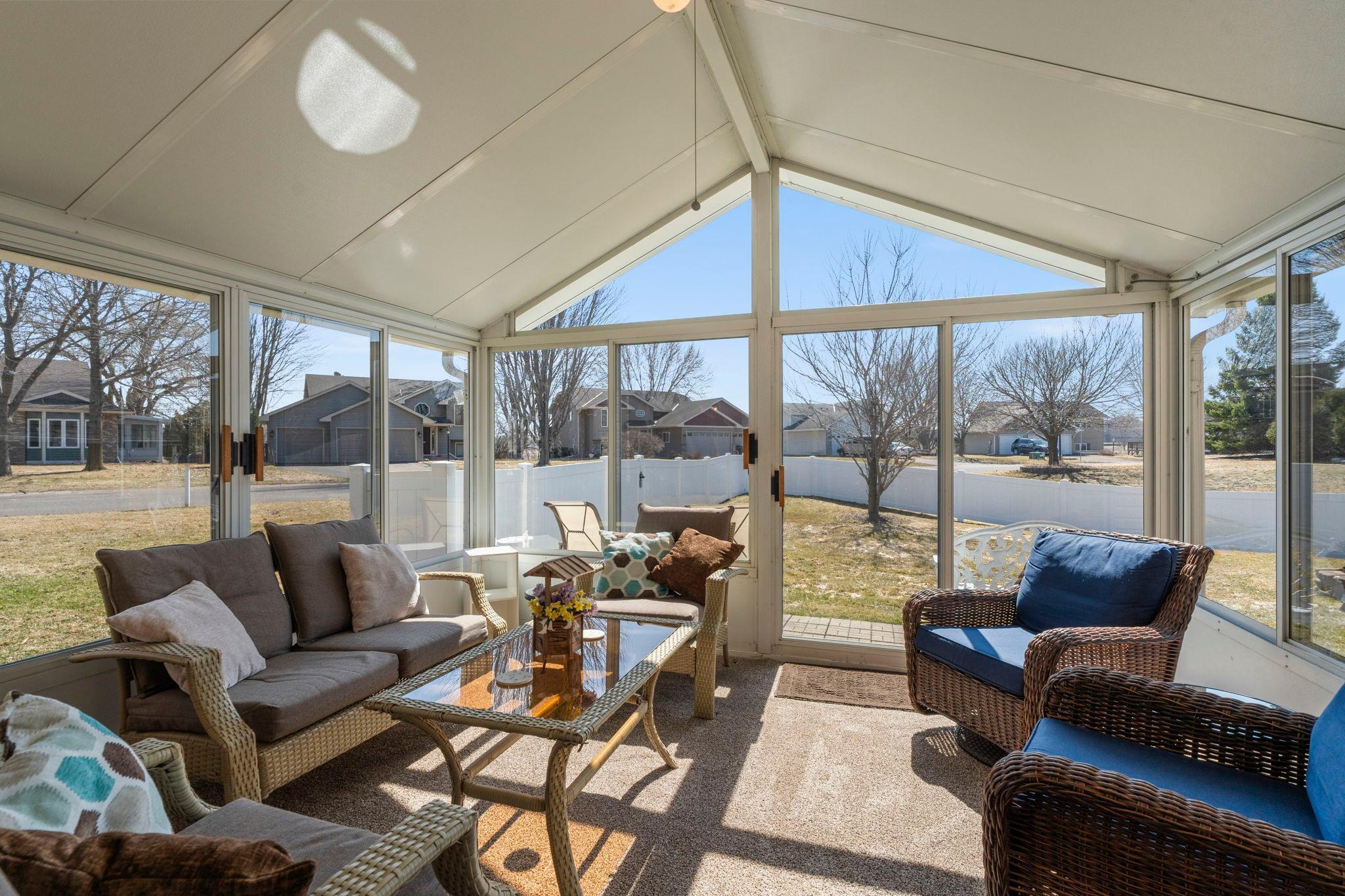 54-web-or-mls-6243 145th St N-367.jpg