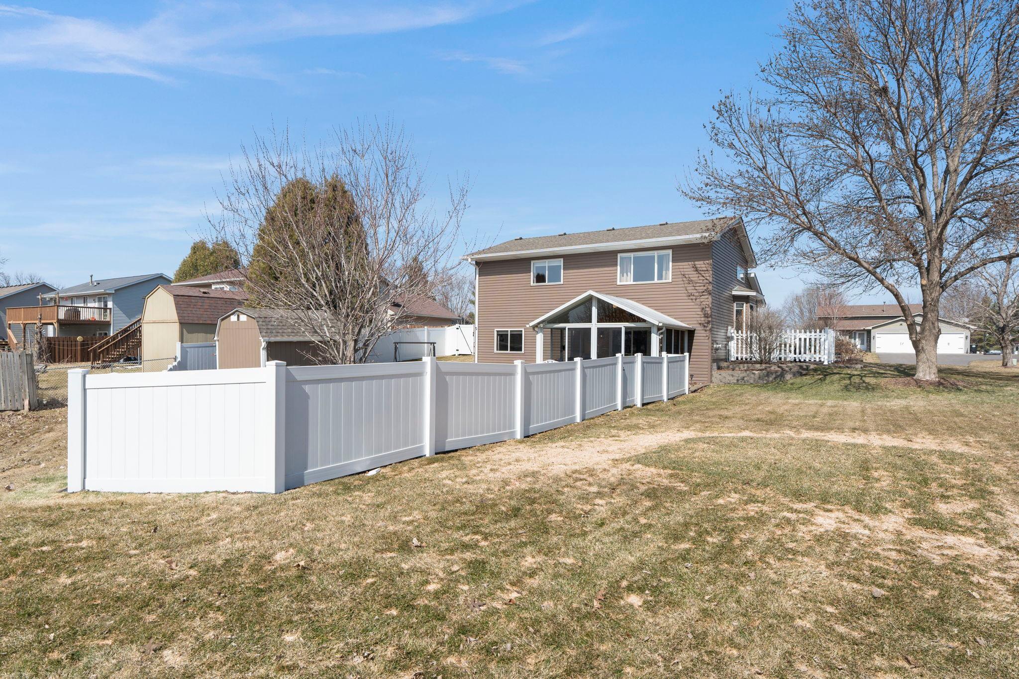 68-web-or-mls-6243 145th St N-122.jpg