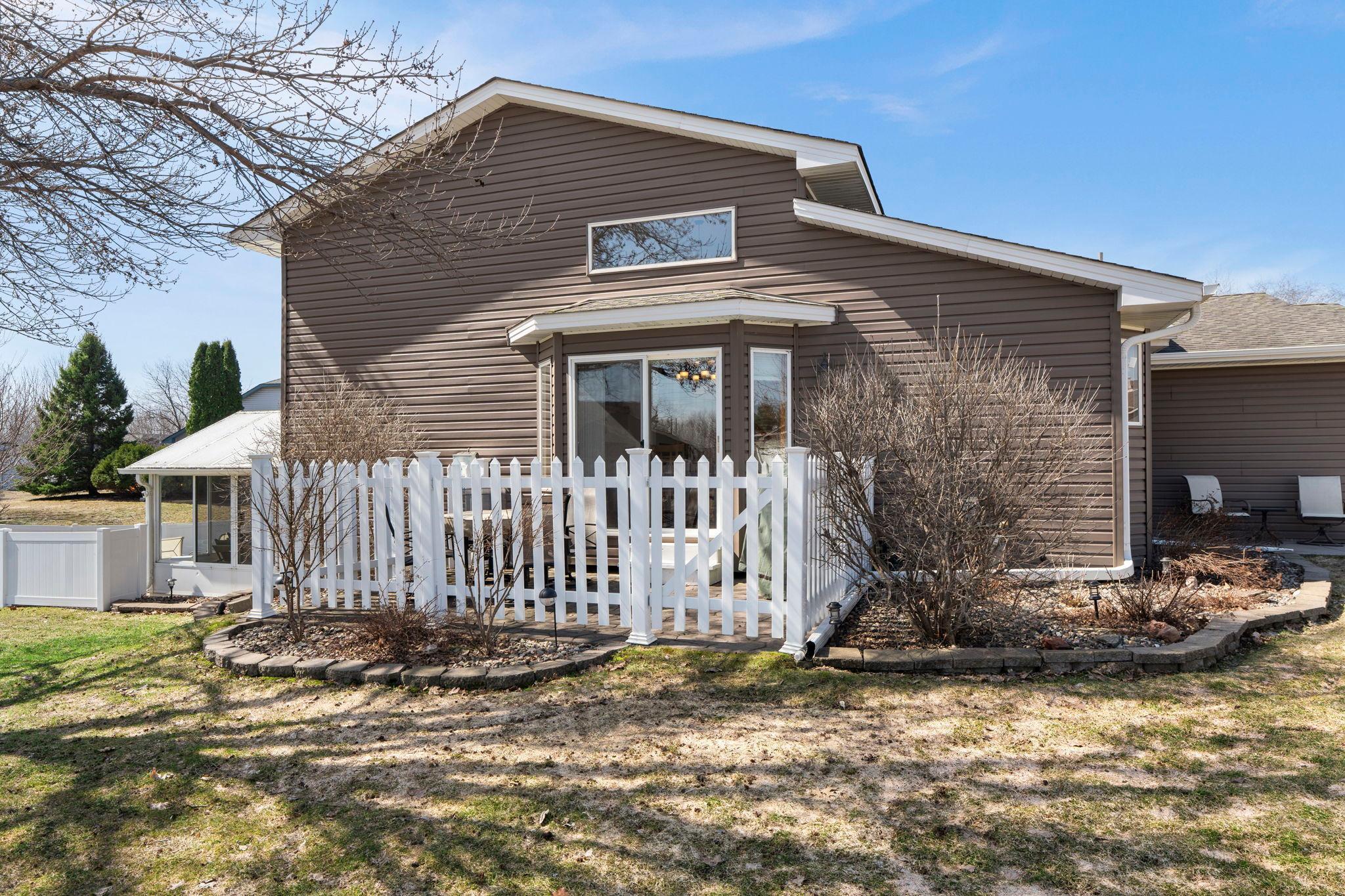 67-web-or-mls-6243 145th St N-107.jpg