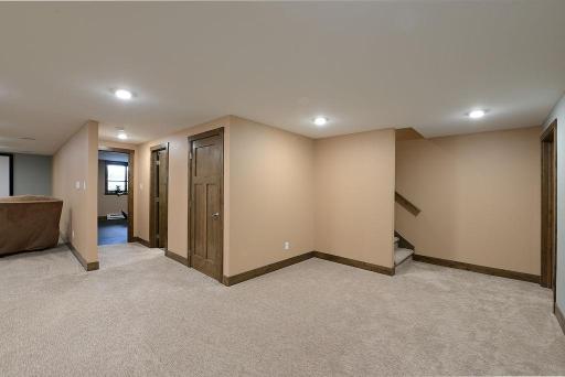 4615 Beach Lane S, Fargo, ND 58104