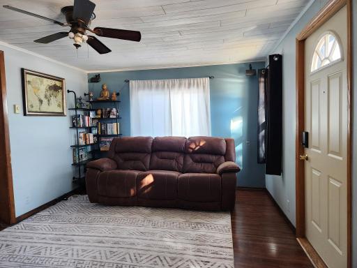 202 Langer Avenue S, Casselton, ND 58012