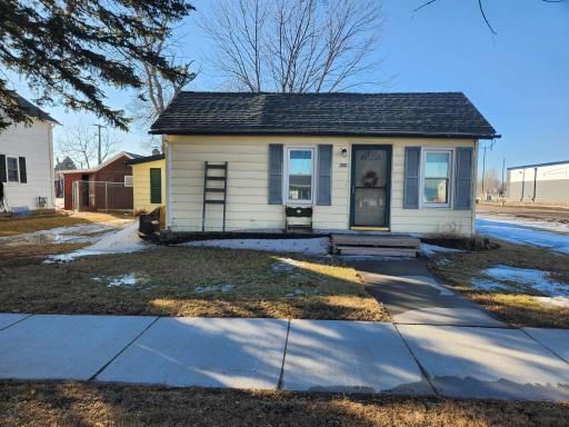 202 Langer Avenue S, Casselton, ND 58012