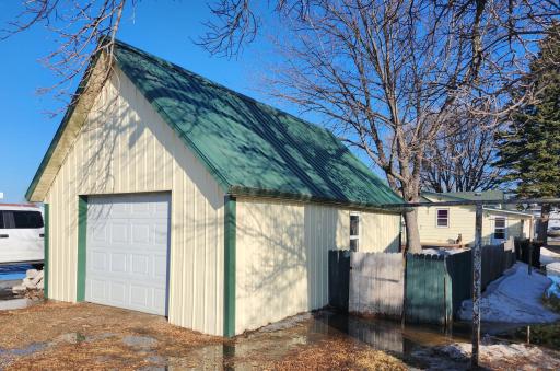 202 Langer Avenue S, Casselton, ND 58012