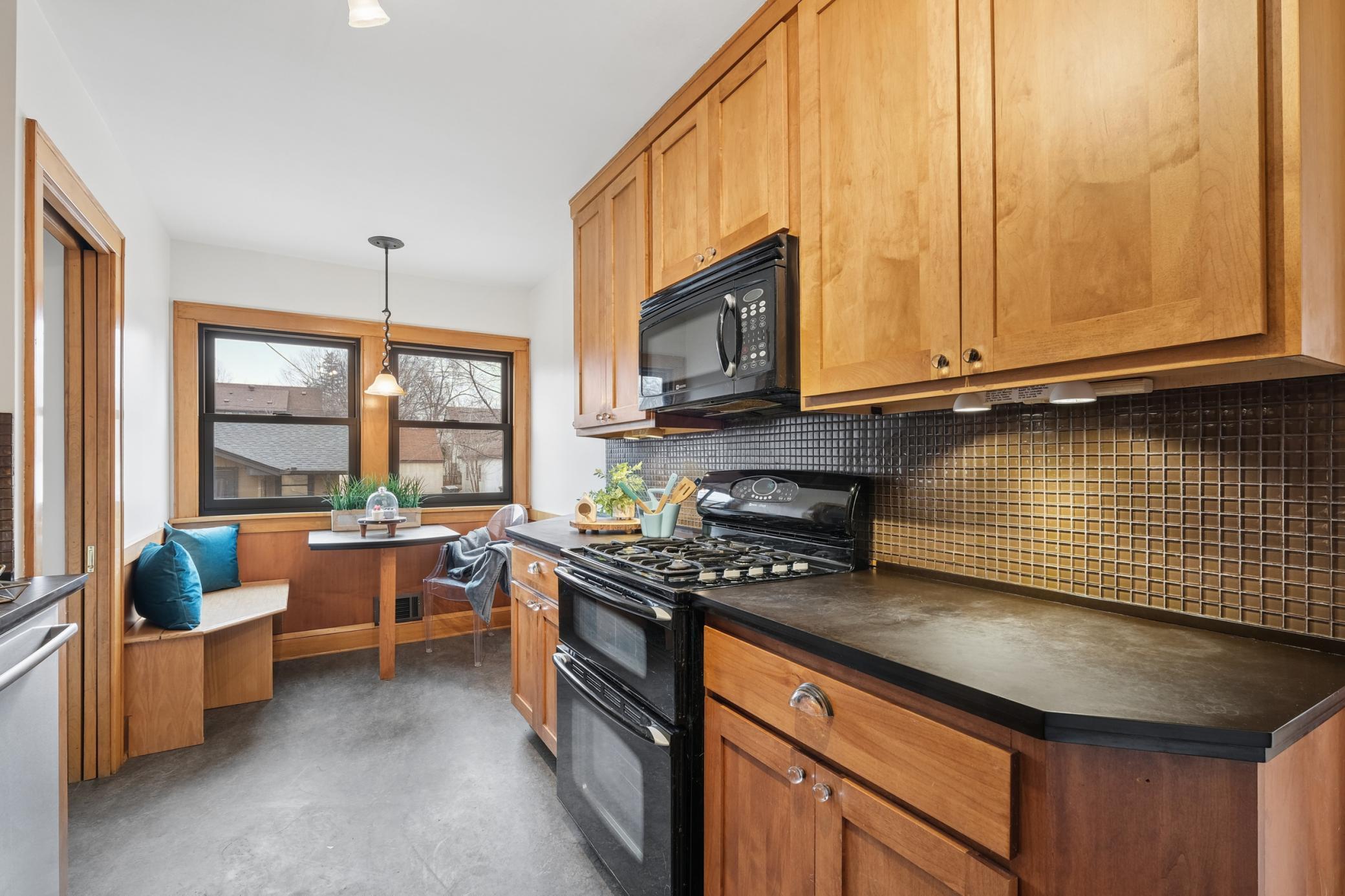 7_4344 vincent ave (26).jpg