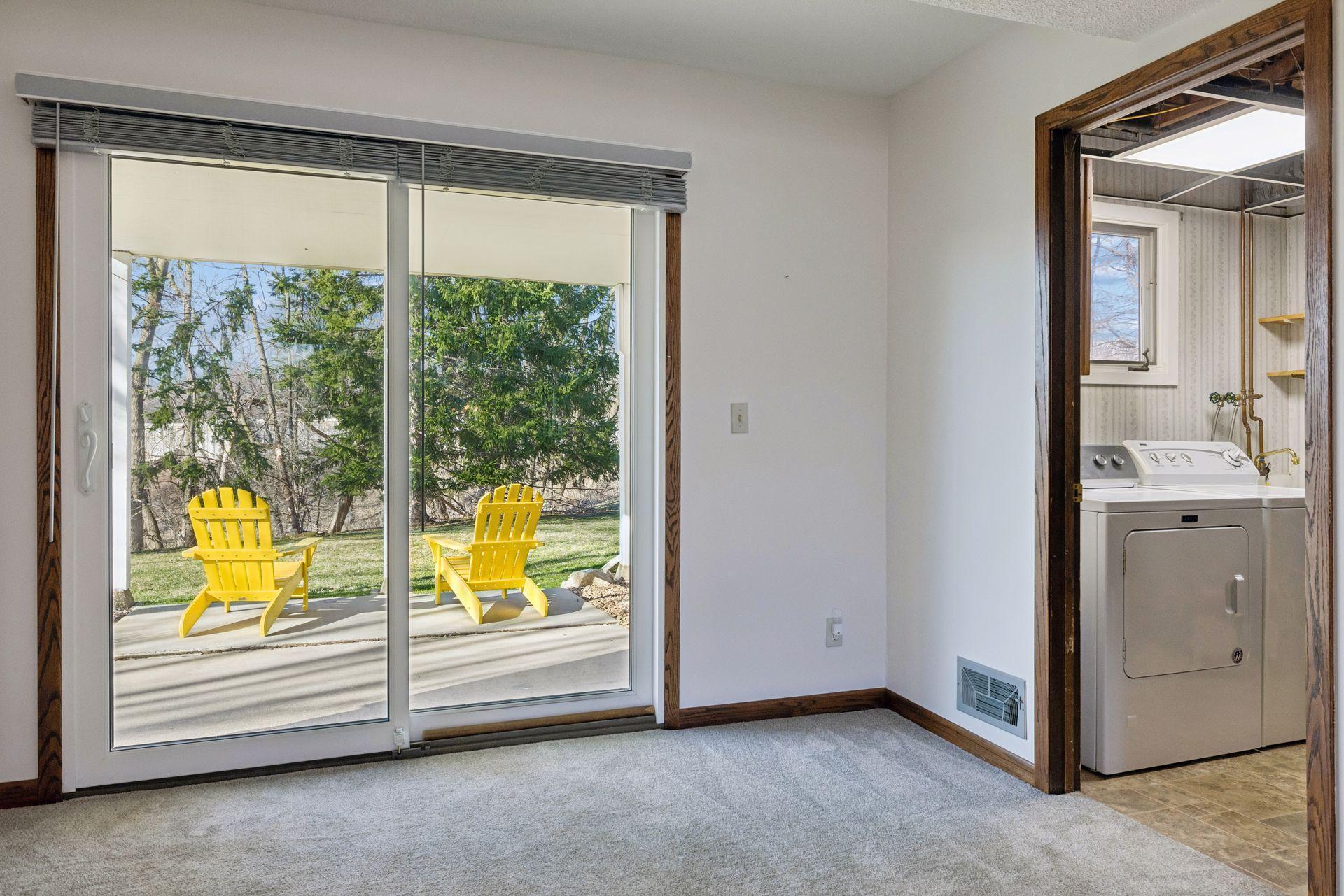 Charming patio off walk-out LL with excellent views