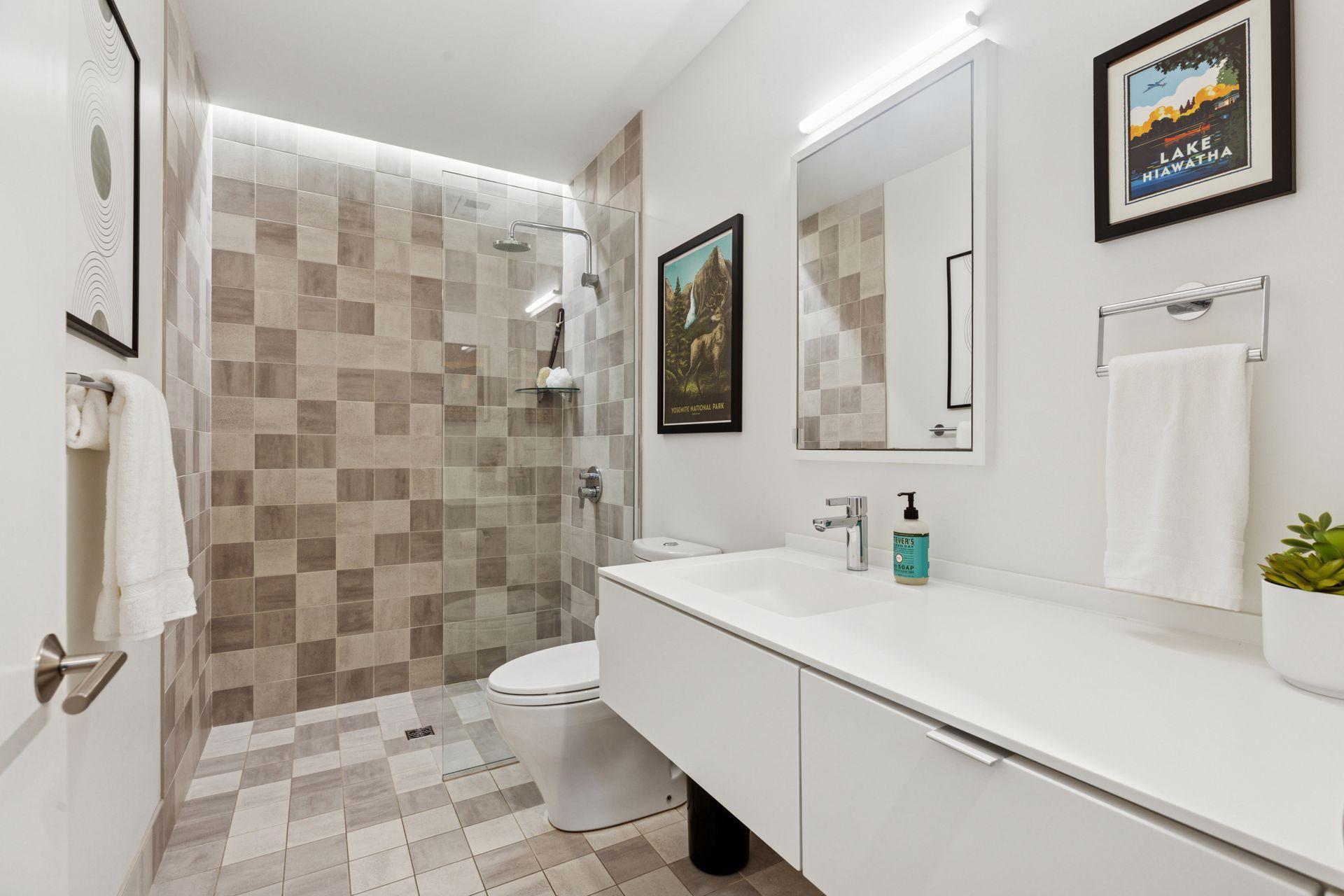 4043 Abbott Avenue South - Spacecrafting - 0056.jpg