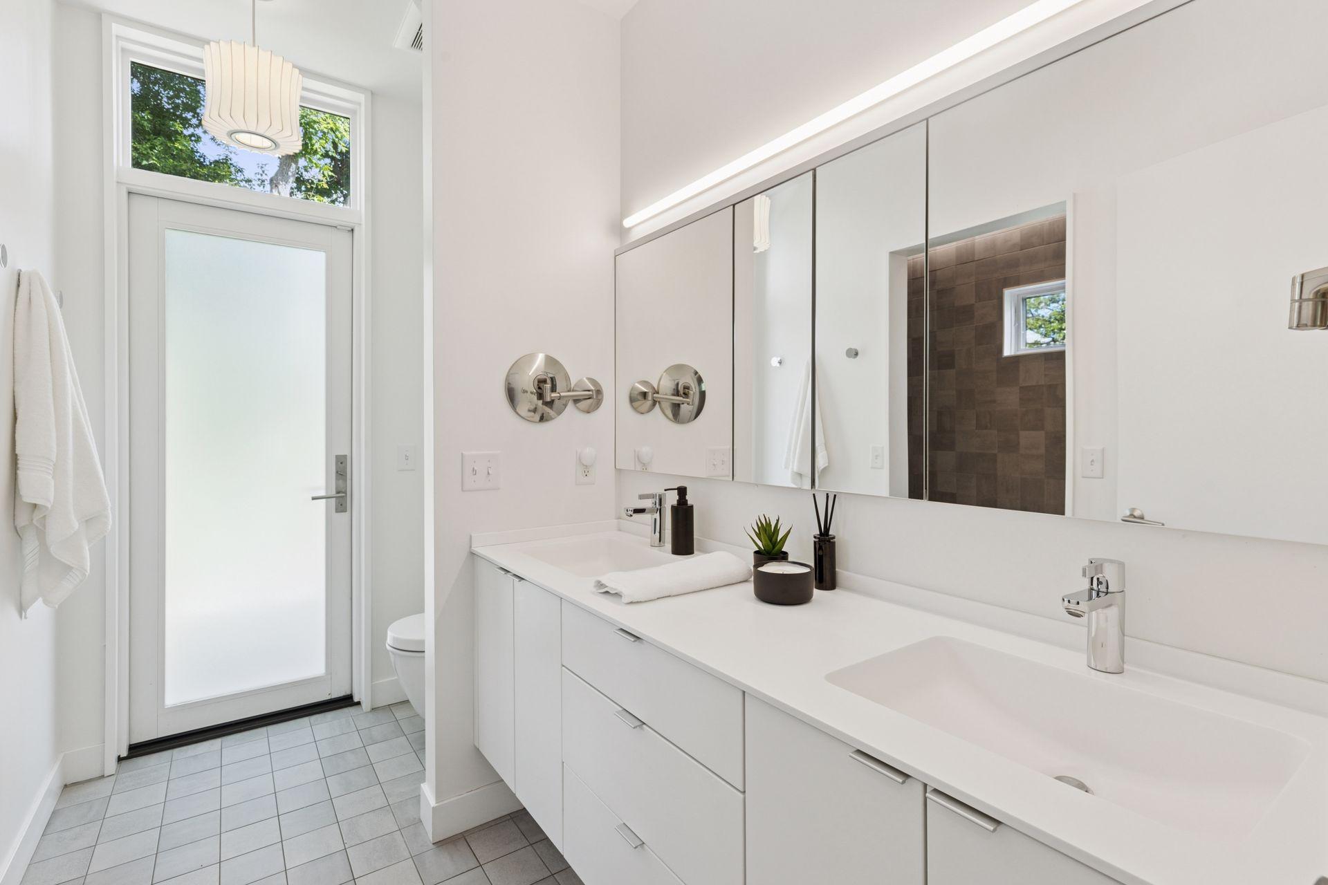 4043 Abbott Avenue South - Spacecrafting - 0032.jpg