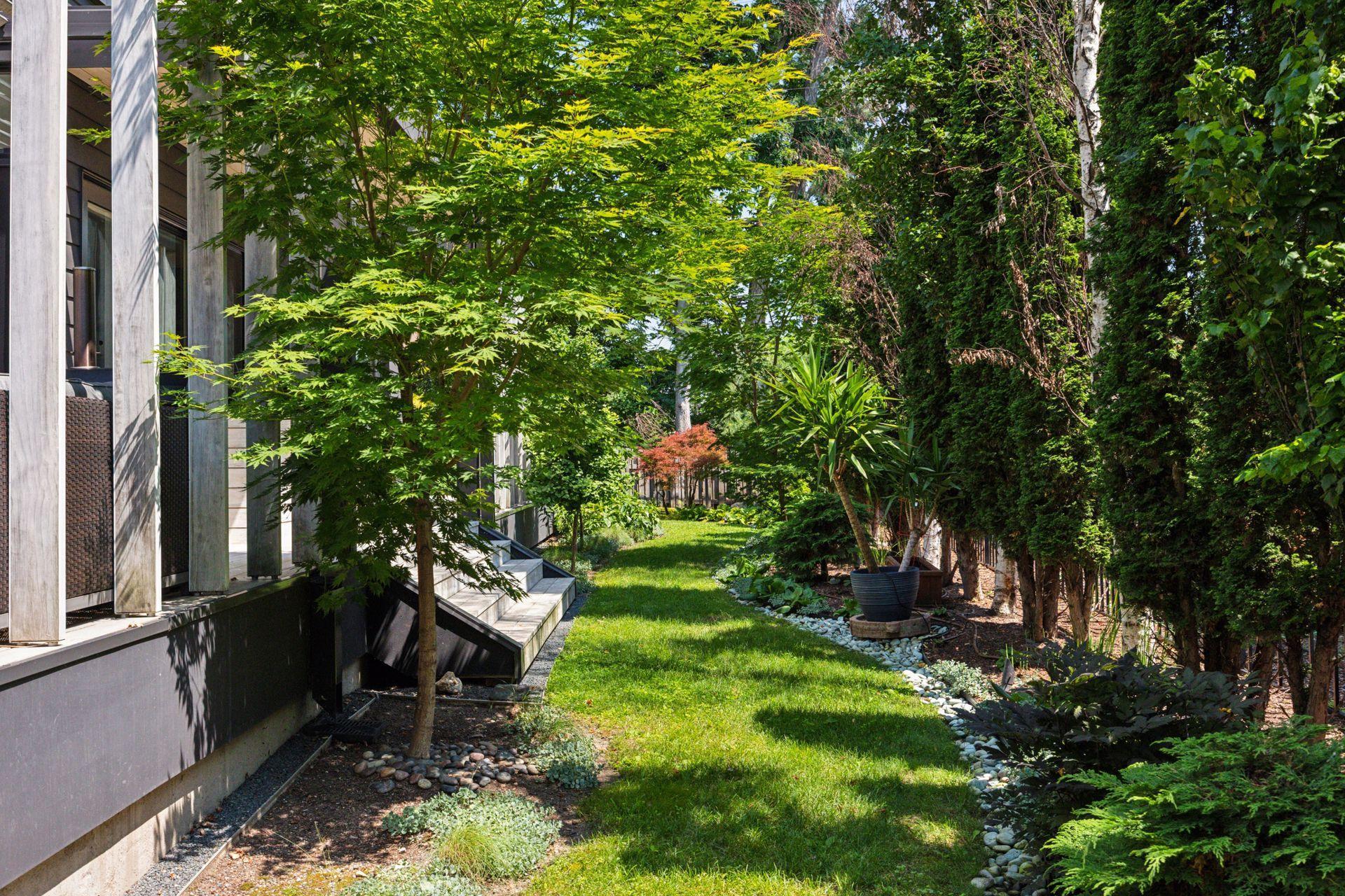 4043 Abbott Avenue South - Spacecrafting - 0005.jpg