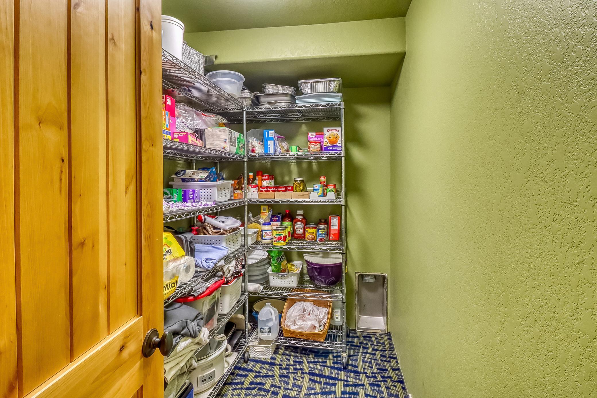 Walk-in Pantry