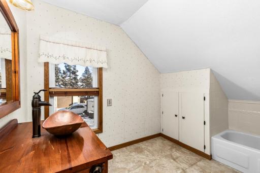 302 River Bluff Avenue, Sandstone, MN 55072