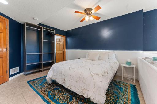 Whether used for gathering, relaxing, hobbies, or simply spreading out, thereâs plenty of room to make this level your own.