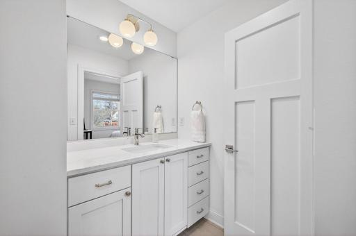 Photo 33