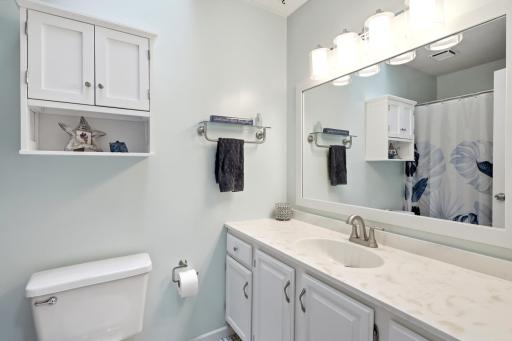 1136 Westbury Circle, Saint Paul, MN 55123