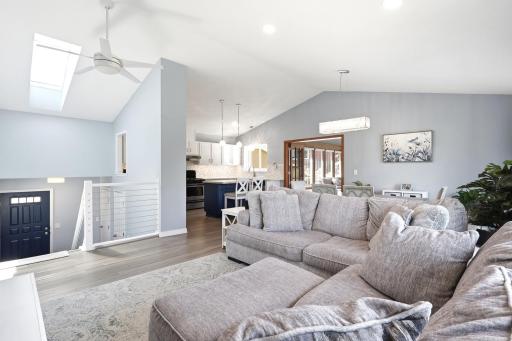 1136 Westbury Circle, Saint Paul, MN 55123