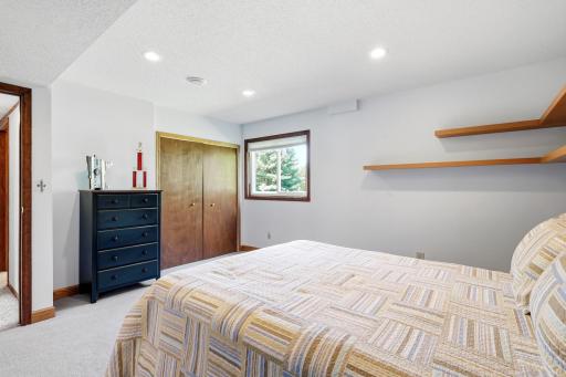 1136 Westbury Circle, Saint Paul, MN 55123