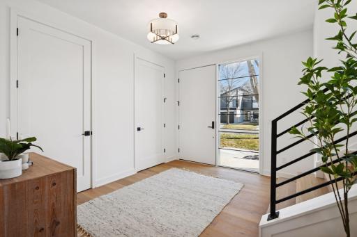 6136 Oaklawn Avenue, Edina, MN 55424