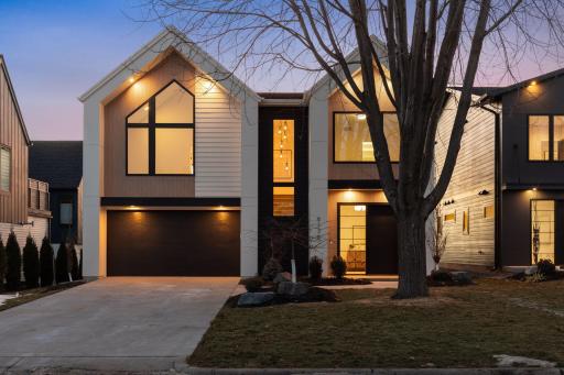 6136 Oaklawn Avenue, Edina, MN 55424