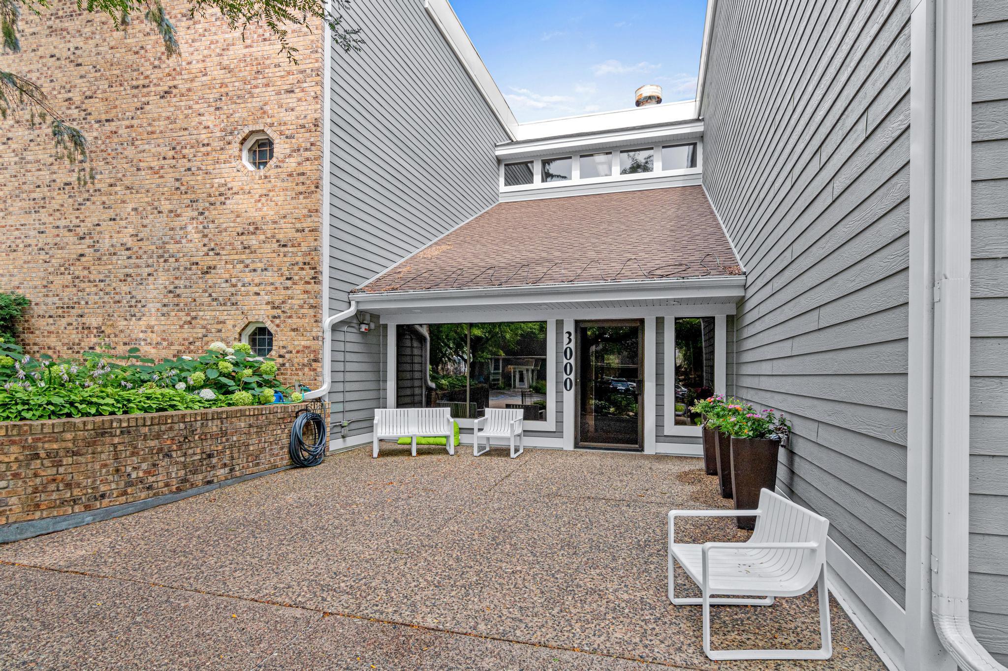 3000 Saint Albans Mill Road 103-1.jpg
