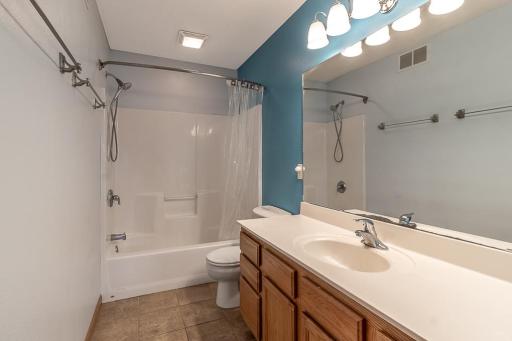 612 Saint Andrews Drive, Mankato, MN 56001