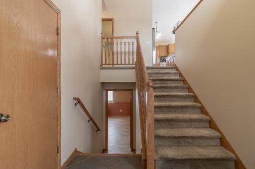 612 Saint Andrews Drive, Mankato, MN 56001