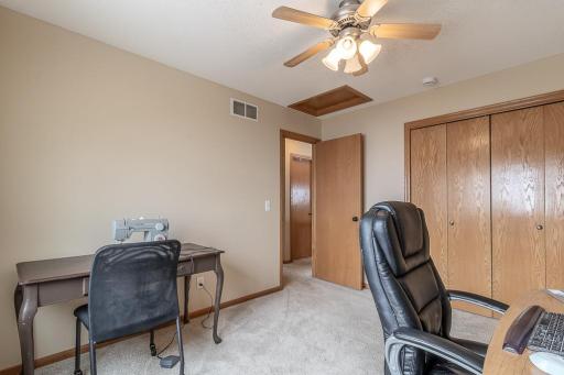 612 Saint Andrews Drive, Mankato, MN 56001