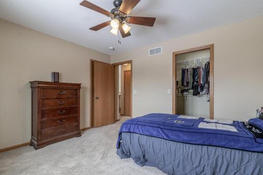 612 Saint Andrews Drive, Mankato, MN 56001