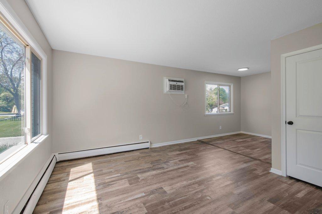 Upper unit 2 bedroom