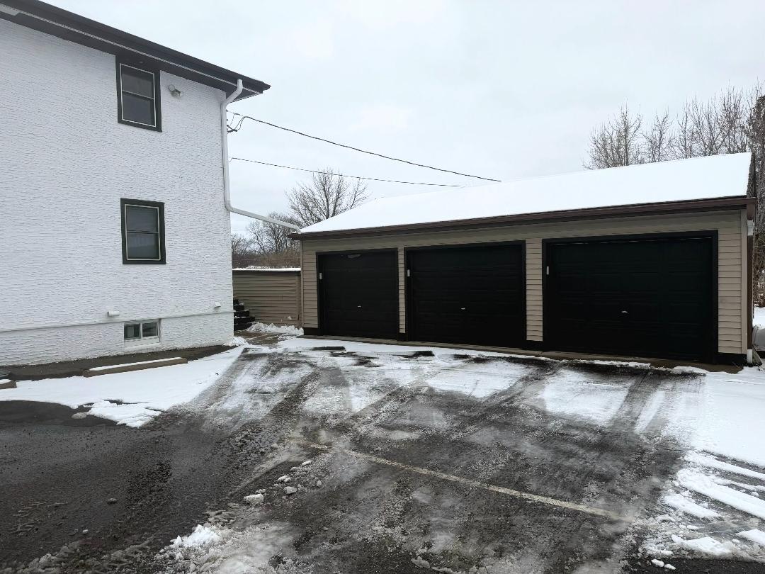 Upper 3 of 6 garages