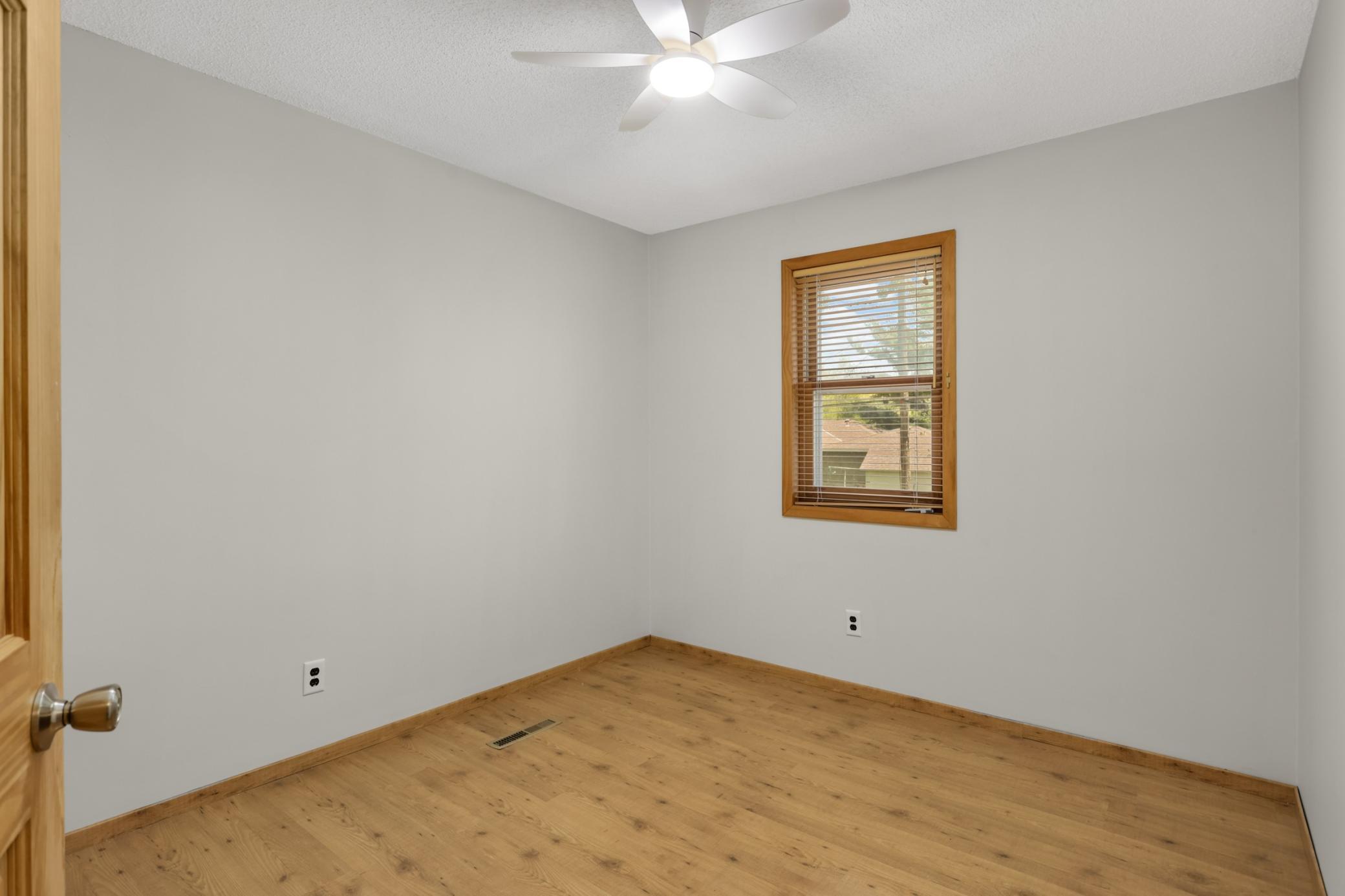 Second upper level bedroom