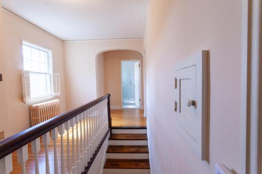 Second Level View of Upper Stairway/Hallway.jpg