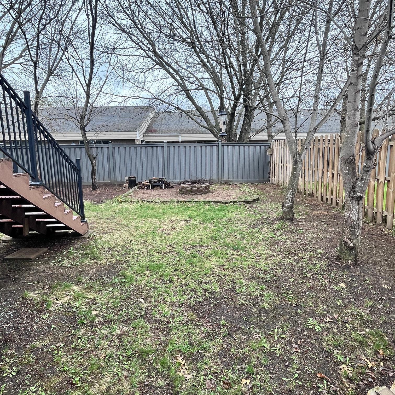 fire pit w/ privacy fencing