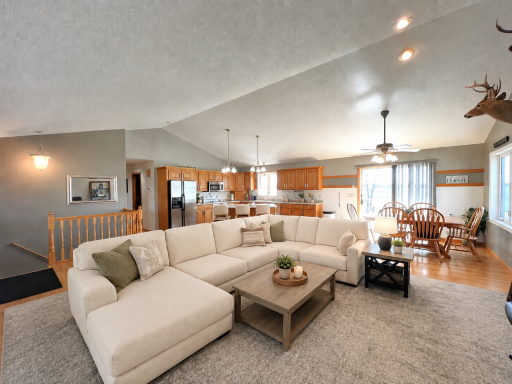 15993 154th Street NE, New London, MN 56273