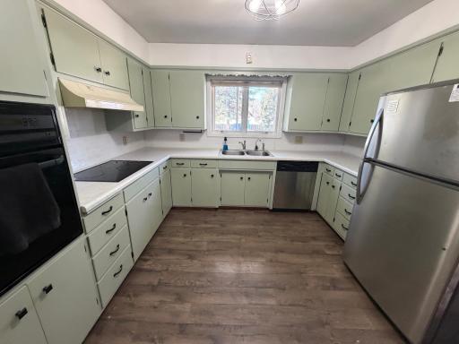 842 Fir Avenue, Bird Island, MN 55310