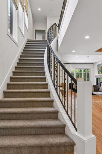 715 Rice Street E, Wayzata, MN 55391
